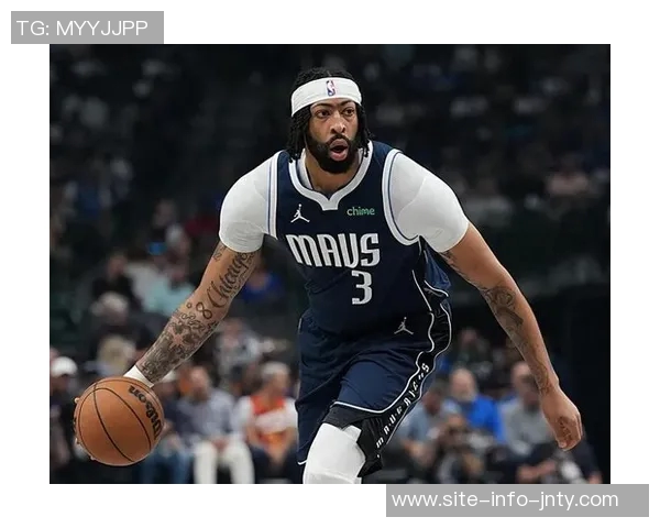 浓眉上半场表现亮眼13投5中贡献13分10篮板2助攻1盖帽助球队领先