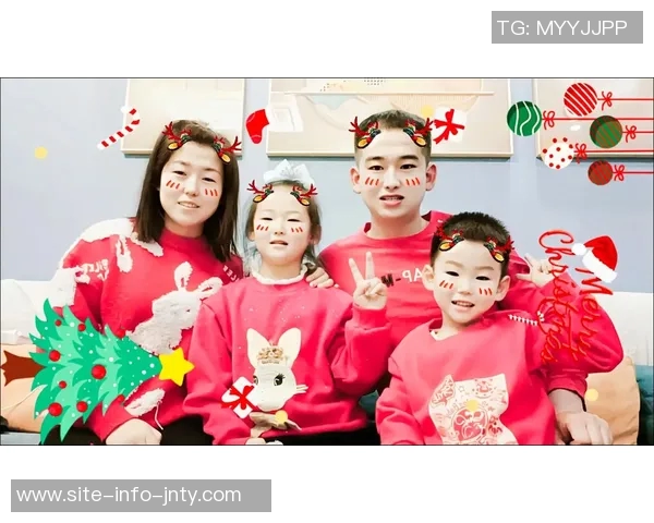 范弗里特全家欢庆圣诞节晒幸福合影展现温馨家庭生活